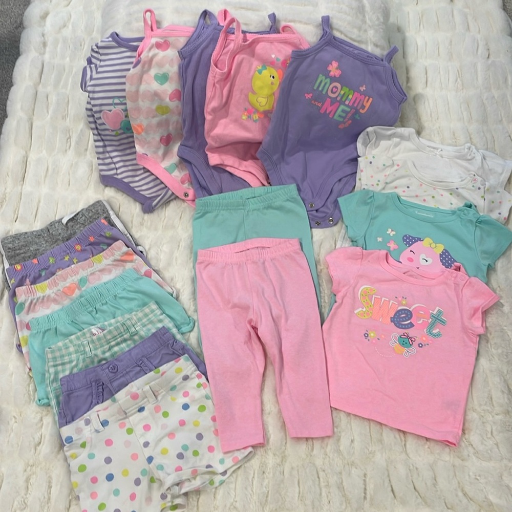 18 piece 7shorts,2pants,4shirts,5 onesies. Good condition. 6-9 months..